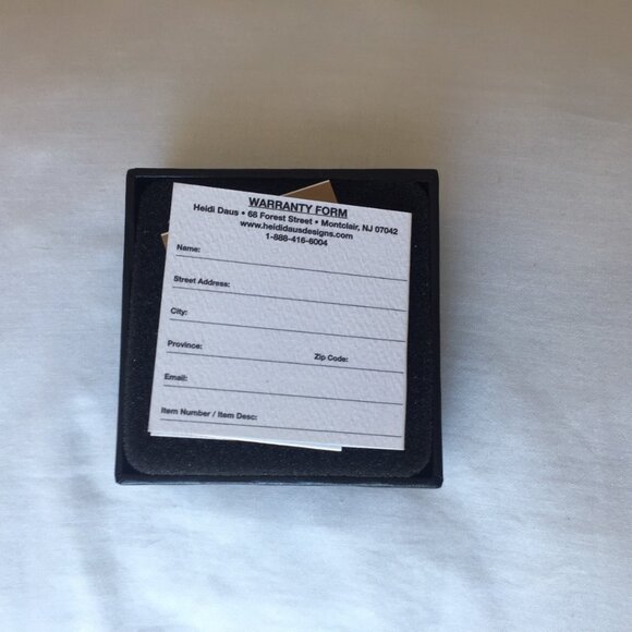 HEIDI DAUS Stunning SAY IT WITH STYLE Earrings with Oval Pendants - Picture 3 of 4